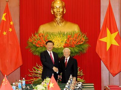 Tổng Bí thư Nguyễn Phú Trọng và Tổng Bí thư, Chủ tịch nước Trung Quốc Tập Cận Bình trao đổi Thư chúc mừng năm mới