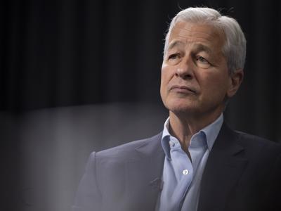 CEO JPMorgan Chase: Thị trường đang quá lạc quan về “hạ cánh mềm”