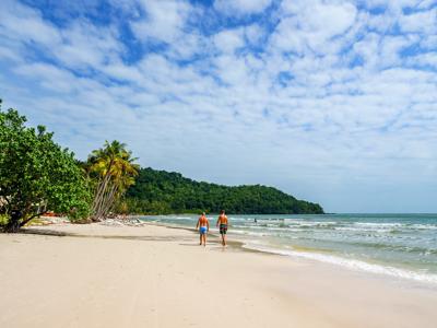 Tăng trần giá vé máy bay, doanh nghiệp bi quan về cao điểm du lịch hè