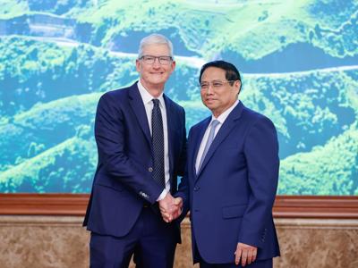 Thủ tướng đề nghị CEO Tim Cook xác định Việt Nam là cứ điểm của Apple trên toàn cầu