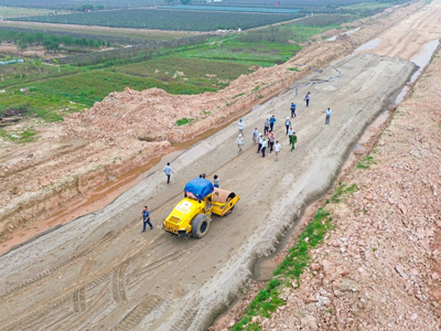 Hà Nội điều chỉnh, bổ sung hơn 11.568 tỷ đồng cho nhiều dự án, tăng tốc giải ngân vốn đầu tư công