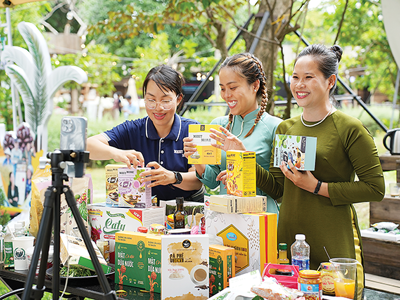 Livestream bán hàng trực tuyến: Đầu ra cho doanh nghiệp