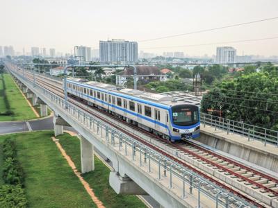 TP.HCM hoàn thành hai cầu bộ hành kết nối metro số 1