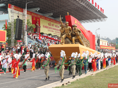 [TRỰC TIẾP]: Lễ diễu binh, diễu hành kỷ niệm trọng thể 70 năm Chiến thắng Điện Biên Phủ