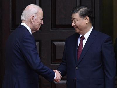 Ông Biden tăng mạnh thuế quan lên 18 tỷ USD hàng hoá Trung Quốc, thuế ô tô điện tăng 4 lần