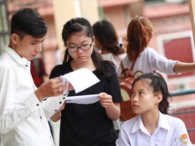 Các trường ngoại ngữ, luật, công nghệ công bố điểm chuẩn, điểm sàn xét tuyển sớm