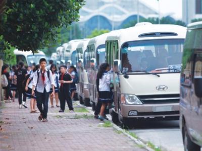 Đề xuất thêm quy định chống bỏ quên học sinh trên xe đưa đón