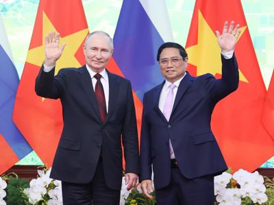 Thủ tướng Phạm Minh Chính hội kiến Tổng thống Nga Vladimir Putin