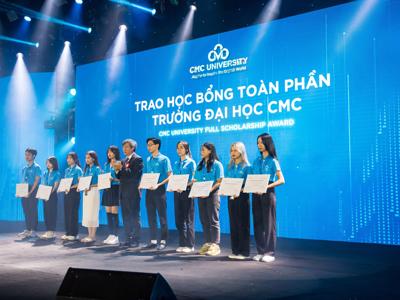 Trường Đại học CMC trao học bổng toàn phần cho thí sinh đạt 26 điểm
