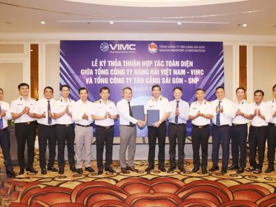 Tổng công ty Tân cảng Sài Gòn và Tổng công ty Hàng hải Việt Nam ký thỏa thuận hợp tác
