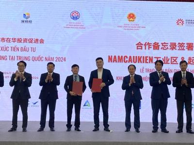 Hải Phòng trao giấy chứng nhận đầu tư cho các doanh nghiệp Trung Quốc