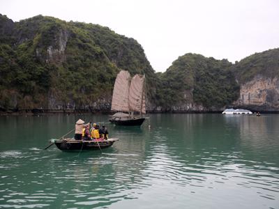 Du lịch xanh “cất cánh” từ các làng chài