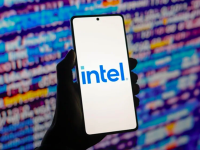 Lao động ngành bán dẫn: Sự trái ngược giữa Intel và Samsung