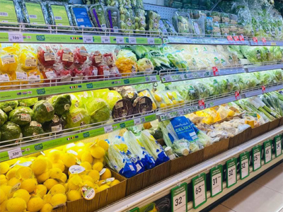 Siêu thị liên tục bổ sung rau xanh và thực phẩm, giá cả ổn định