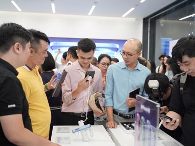 Hơn 50.000 iPhone 16 đến tay người dùng Việt, phần lớn chọn Pro Max Titan sa mạc