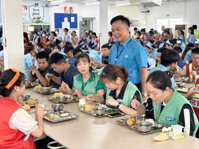 Người lao động nước ngoài có hợp đồng lao động từ 12 tháng trở lên tại Việt Nam được gia nhập công đoàn