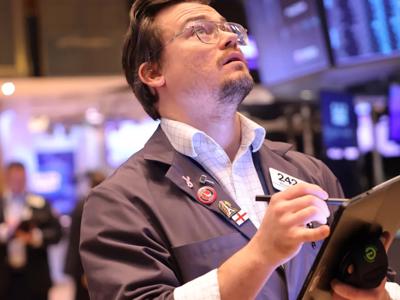 S&P 500 và Dow Jones đóng cửa cao kỷ lục, "chốt" tháng 11 tăng mạnh nhất năm