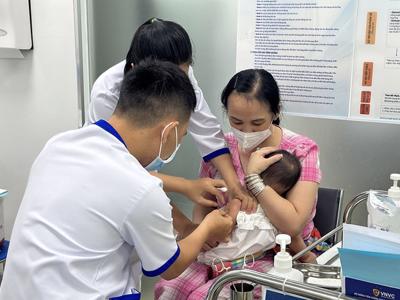 Ca mắc sởi tiếp tục tăng, Hà Nội đẩy mạnh tiêm vaccine phòng bệnh