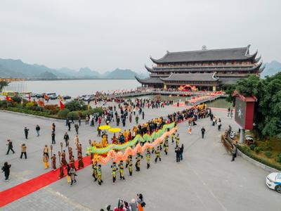 Đầu xuân, tour du lịch tâm linh hút khách