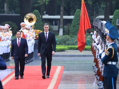Thủ tướng Phạm Minh Chính chủ trì lễ đón Thủ tướng Tây Ban Nha