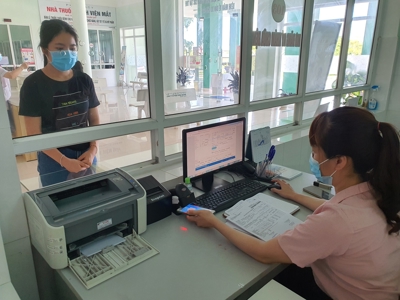 Bộ Nội vụ đề xuất cấp sổ bảo hiểm xã hội điện tử 