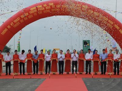 Thông xe kỹ thuật hai đoạn cao tốc qua Hà Tĩnh