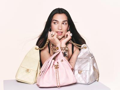 Chanel 25: Chiếc túi xách siêu ứng dụng của năm