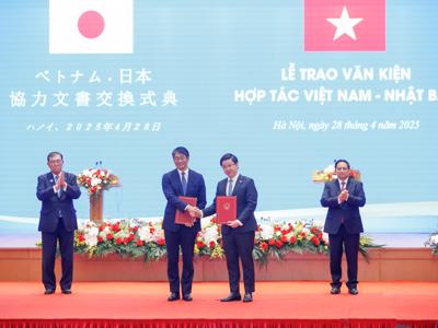 Việt Nam, Nhật Bản trao nhiều văn kiện hợp tác quan trọng