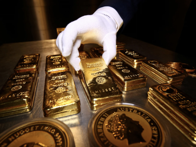Giá vàng tăng vì đồng USD quay đầu giảm, SPDR Gold Trust bán ròng hơn 6 tấn vàng tuần này