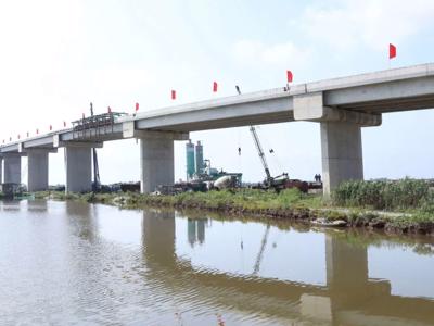 Hợp long cây cầu hơn 680 tỷ nối Ninh Bình - Nam Định