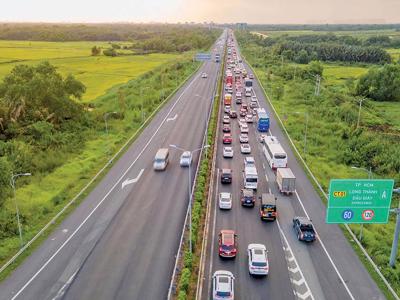 Phấn đấu hoàn thành nhiệm vụ cả nước có 3.000 km đường bộ cao tốc trong năm 2025