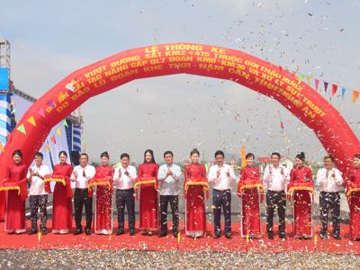 Nghệ An: Thông xe cầu vượt đường sắt, giải toả điểm nghẽn trên Quốc lộ 7
