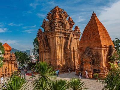 Vé máy bay “dễ chịu”, doanh nghiệp hào hứng bán tour hè
