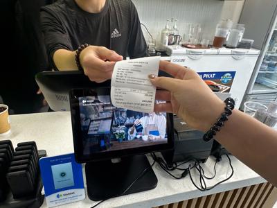 Hộ và cá nhân kinh doanh áp dụng hoá đơn điện tử: dẫn dắt người nộp thuế "bước ra ánh sáng"