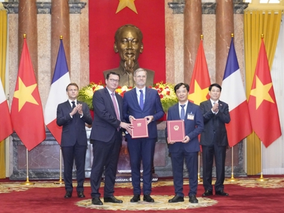Việt Nam - Pháp tăng cường hợp tác chiến lược trong lĩnh vực vệ tinh quan sát Trái Đất