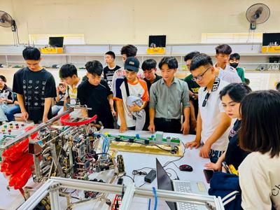 Mục tiêu và giải pháp đào tạo nguồn nhân lực phát triển công nghệ cao giai đoạn 2025-2035 