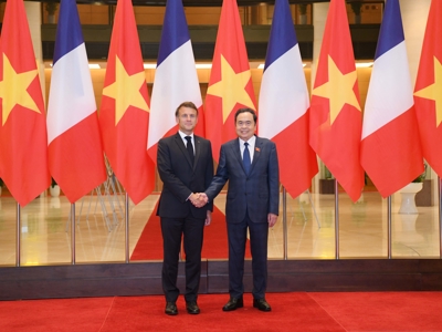 Chủ tịch Quốc hội Trần Thanh Mẫn hội kiến Tổng thống Pháp Emmanuel Macron