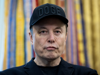 Ông Musk tranh cãi với ông Trump, vốn hóa Tesla “bốc hơi” 152 tỷ USD trong một phiên