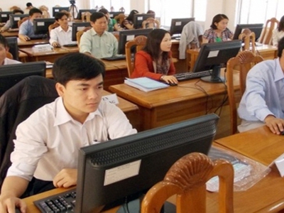 Bộ Nội vụ: Đề nghị tăng độ tuổi công chức được cử đi đào tạo sau đại học lên 45 tuổi