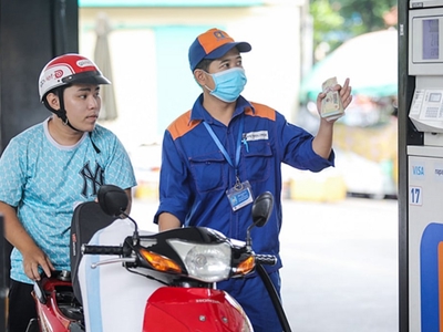 Giá xăng dầu tiếp tục tăng