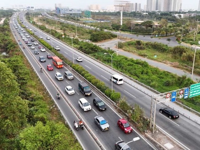 Cấm xe máy lưu thông vào đường dẫn cao tốc TP.HCM - Long Thành