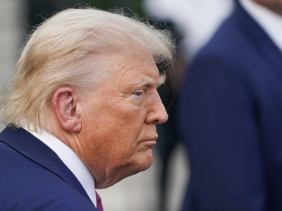 Ông Trump thu nhập 600 triệu USD từ tiền ảo, sân golf