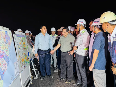 Thủ tướng kiểm tra công trường cầu Nhơn Trạch, thúc tiến độ các dự án trọng điểm phía Nam