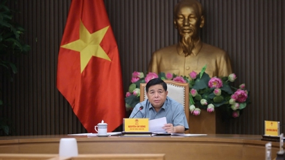 Nhiều dịch vụ công trực tuyến vẫn yêu cầu người dân, doanh nghiệp nộp lại giấy tờ