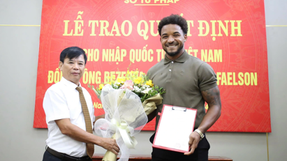 "Nới lỏng" chính sách nhập tịch, trở lại quốc tịch Việt Nam