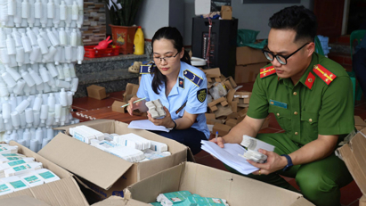 Mỹ phẩm nhập khẩu cũng cần “thanh lọc” nghiêm túc