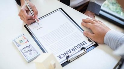 Nếu ép khách hàng mua bảo hiểm, ngân hàng có thể chịu mức phạt 500 triệu