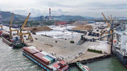 Nghi Son Port launches green logistics route, slashing emissions by 70%