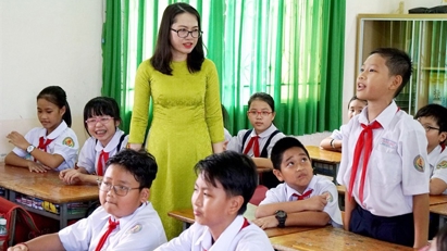 Huy động nghệ nhân, nghệ sĩ, vận động viên, tình nguyện viên tham gia giáo dục trong nhà trường