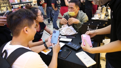 Nhiều smartphone 5G "rớt giá" trong tháng 5